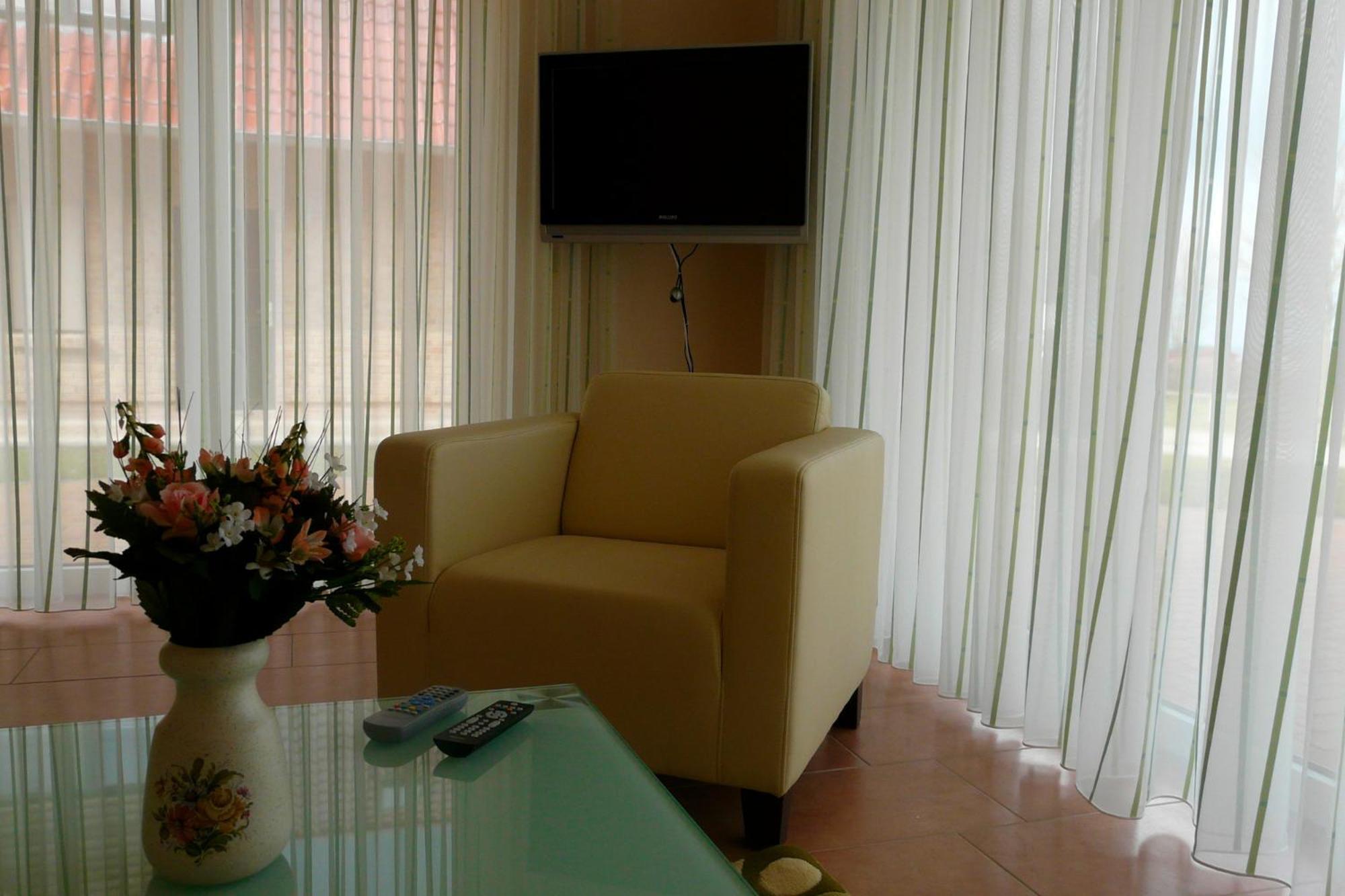 Ferienhaus Direkt An See & Strand Göhren-Lebbin Dış mekan fotoğraf